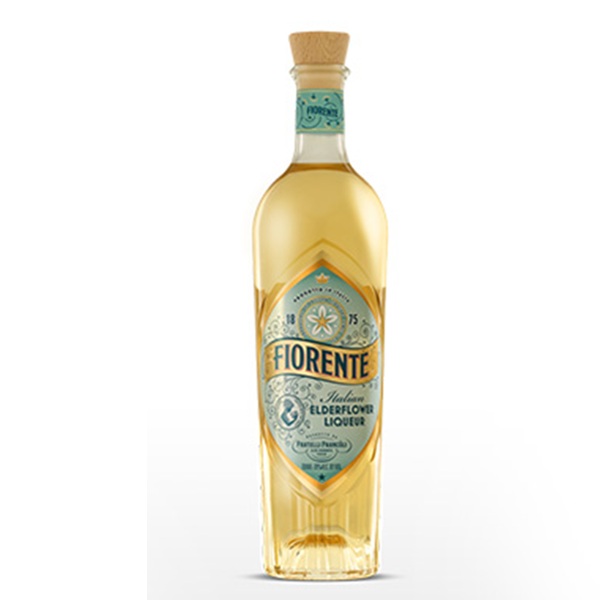Butelka włoskiego likieru Fiorente Italian Elderflower Francoli 20% 700 ml o aromacie kwiatów czarnego bzu.