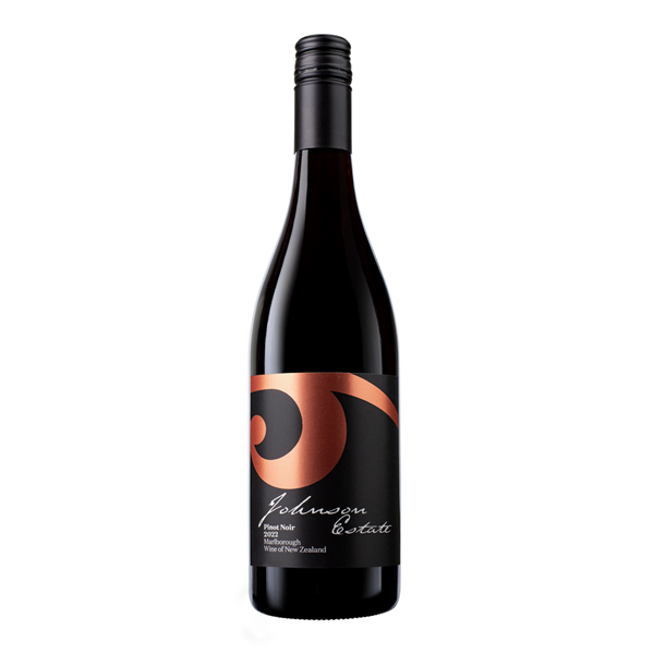Butelka czerwonego wina Pinot Noir Johnson Estate 750 ml ze szczepu Pinot Noir, pochodzącego z regionu Marlborough w Nowej Zelandii.